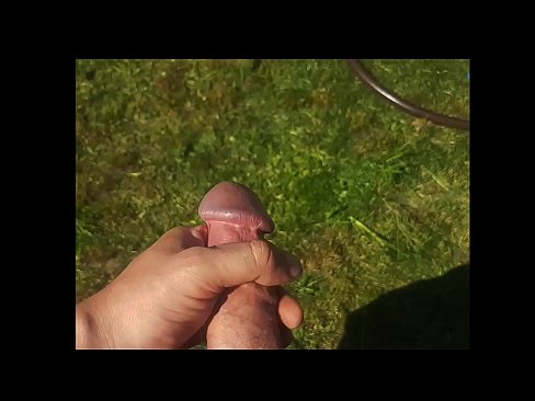 ❤️ O bunăciune fierbinte își face sex cu păsărica roz și ejaculează cu un squirt într-o grădină de vară ️❌ at ro.dreamlandpassionjourney.ru ﹏
